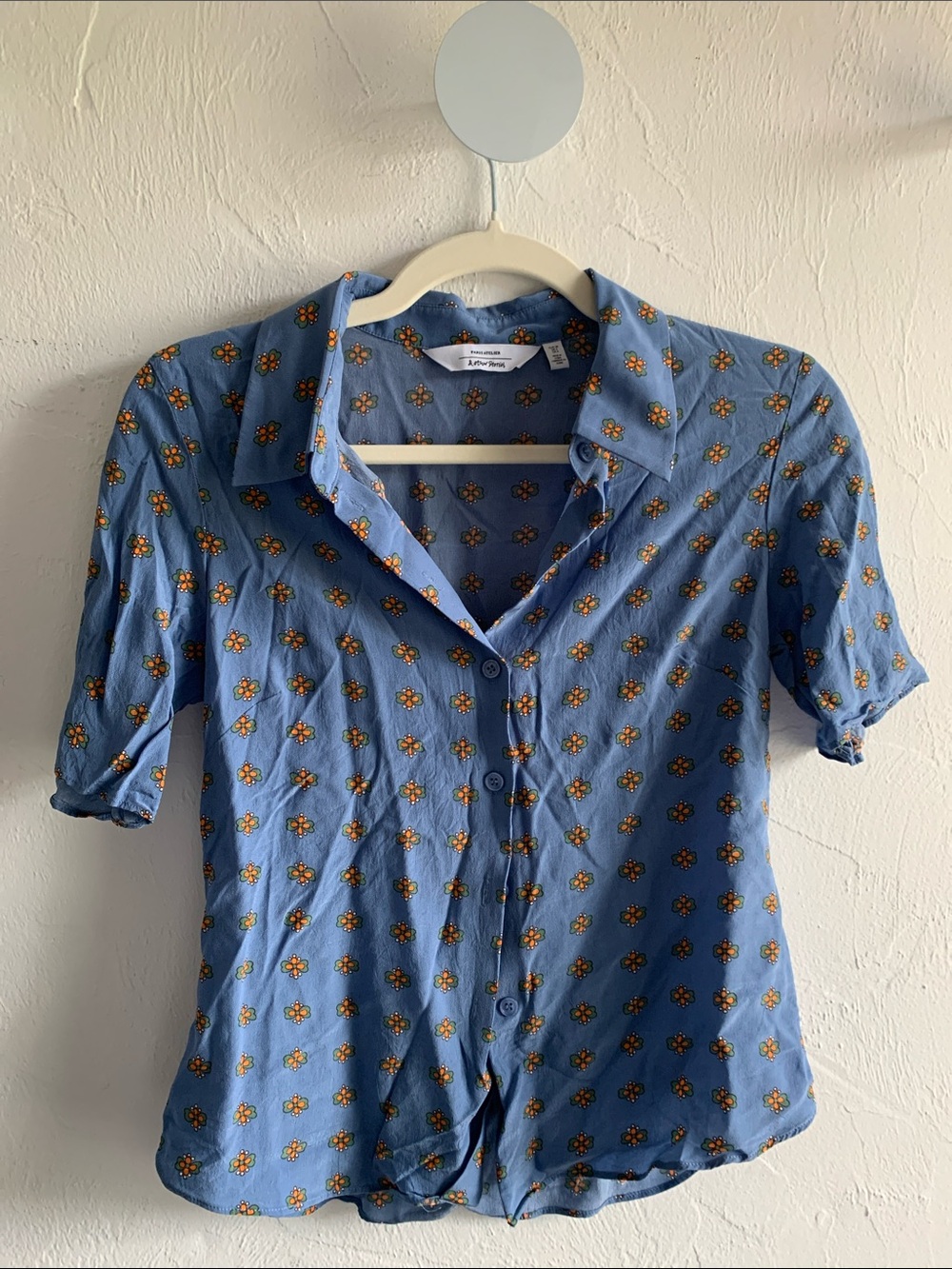 & Other Stories size 4 Blue Floral Button-Up short sleeve Shirt